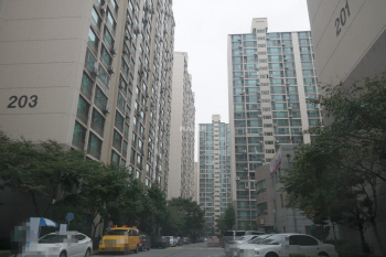  호가보단 낮은데..신고가도 여전