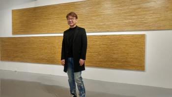 "흐르게 내버려 둔다 흙물이든 흙길이든 흙소리든"