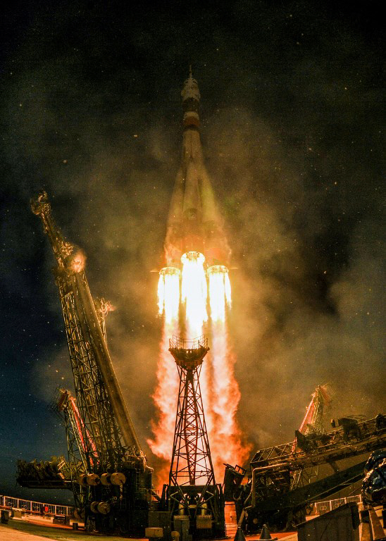 '지난 10월 실패 딛고'…러시아, 3인 태운 우주선 발사 성공