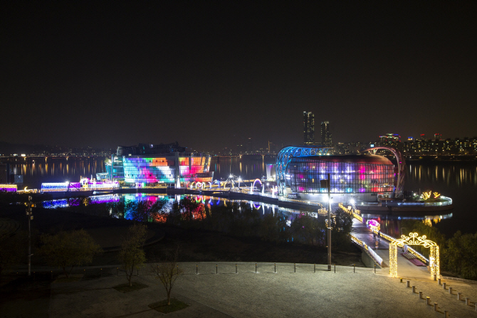 겨울을 밝히는 세빛섬..제1회 어메이징 일루미네이션 축제 개최