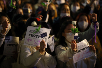 "여대생은 다 페미니스트여야 하나요?"