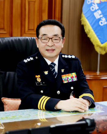 원경환 서울경찰청장 "사회적 약자 보호하는 인권 경찰되겠다"