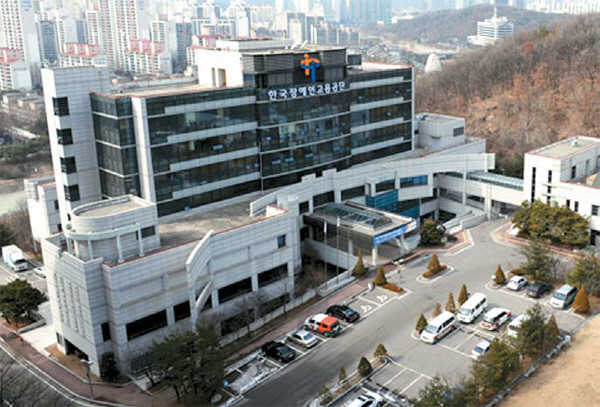 9천억 쌓아놓고 고용장려금 14년째 동결…장애인 10명 중 7명 실업자
