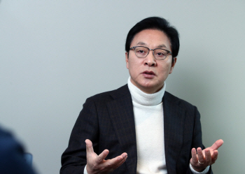 정두언 "가장 유력한 차기대선 후보는 유시민..보수도 좋아해"