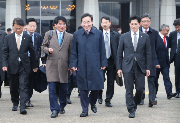 이낙연 총리, 마그레브 3개국 순방.. 공군 1호기로 출국