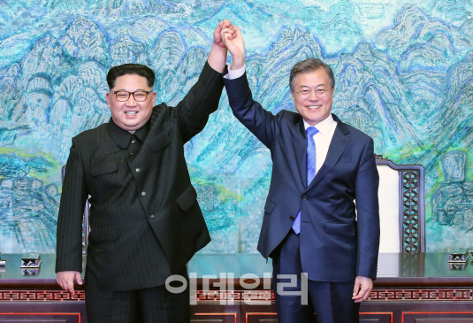 남북경협 범부처 기획단 추진..“北, IMF 가입 지원”