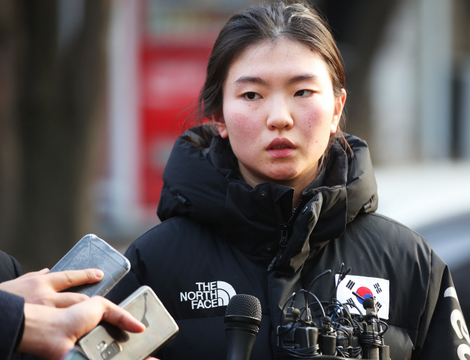 심석희 "초교 때부터 폭행당해..평창 전 '이러다 죽겠다' 생각"