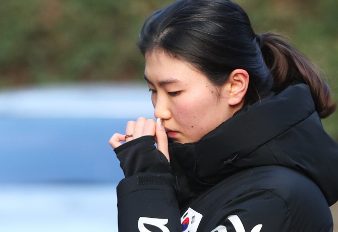 심석희가 밝힌 조재범 폭행 수준… "초4때 하키채 맞아 손가락 골절"