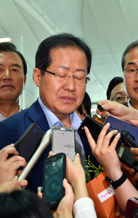 홍준표 제명? 이준석 "류여해처럼 하면 안 돼"...류여해 "너무 늦었다"