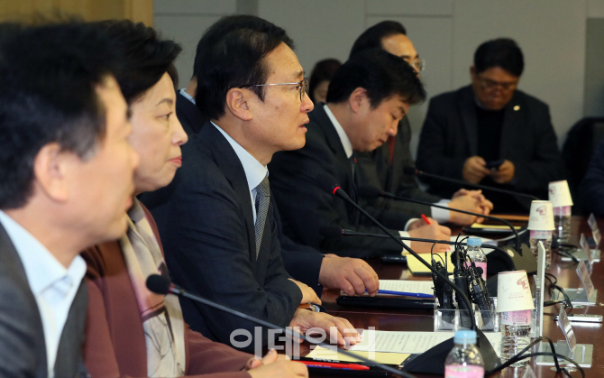[포토]모두발언하는 홍영표 민주당 원내대표
