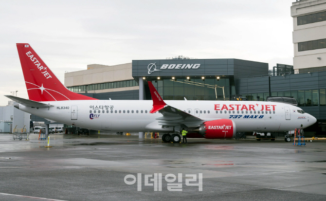 [포토] 인수 기다리는 이스타항공 첫 B737-MAX 8