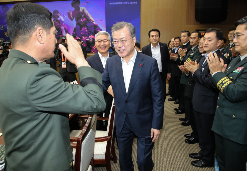 文대통령 “남북, 한반도전쟁 종식 선언하고 평화시대 열었다”(속보)