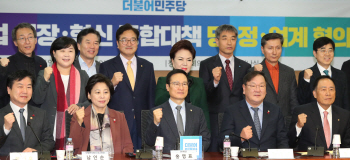 [자영업대책]'자영업 상품권'에 4년간 18조 투입…핵심거점 육성전략도 추진(종합)