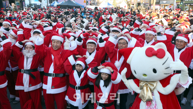 [포토]몰래 산타들, '사랑을 싣고 출발'