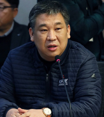 최저임금 주휴시간 포함…中企 '반발'·소상공인 '헌법소원'