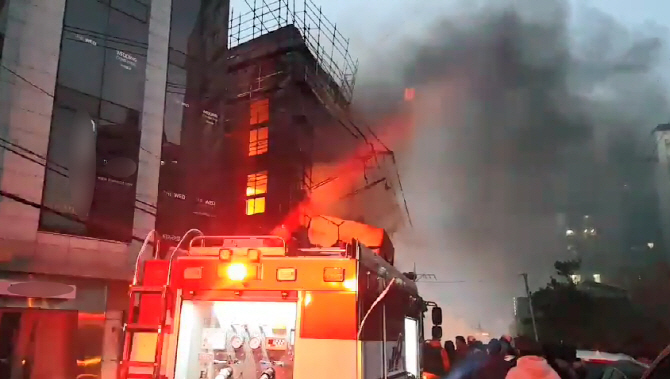 [포토] 청담대교 신축공사장 화재진화