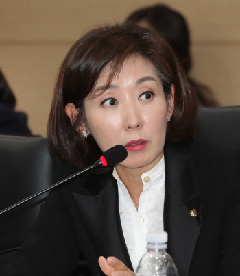 나경원 “文정권 블랙리스트, 전부처 살펴야…국정조사·특검갈 수도”
