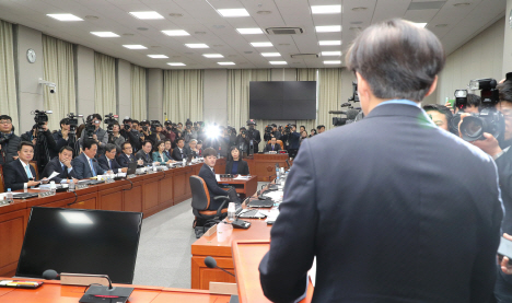  조국 “책략은 진실을 이기지 못한다”