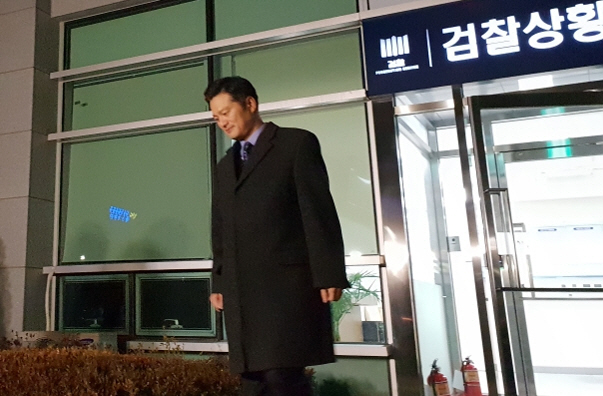 김태우, 9시간 검찰 조사후 귀가…"진실 밝히기 위해 노력"