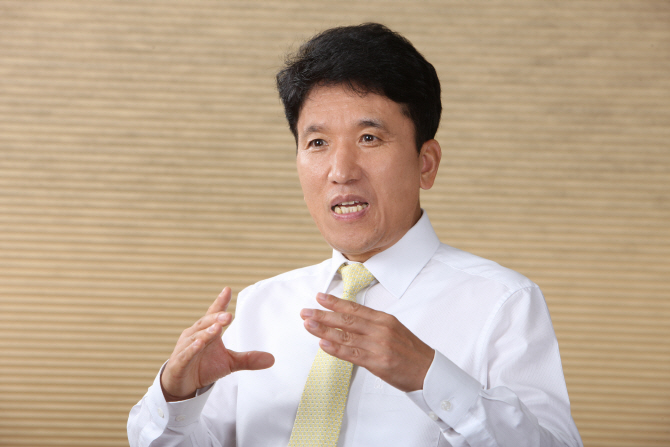 함영주 KEB하나은행장의 '소비자 행복론'