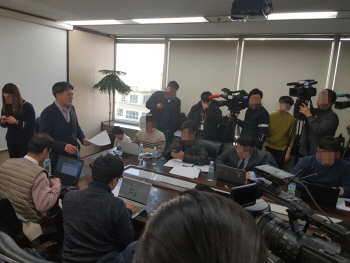 '평행선' 달리는 파인텍 노사…파인텍 "노조원 5명 직접고용 절대 불가"