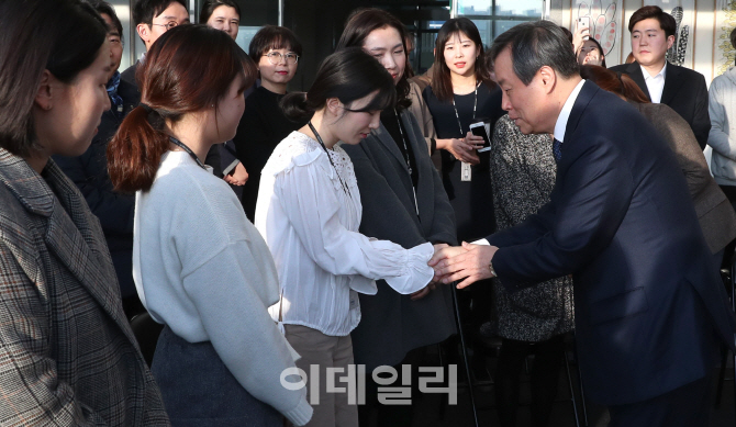 도종환 장관, 새해 맞아 산하기관 방문 나선 이유는