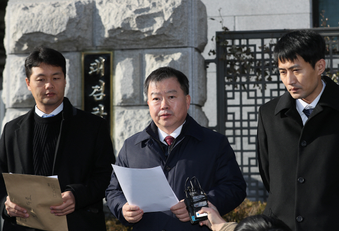 김태우 수사관 변호인단 "공익제보자 탄압 즉시 중단"