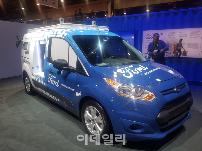 [CES 2019]포드, 택배 전용 자율주행 배달차 공개(영상)