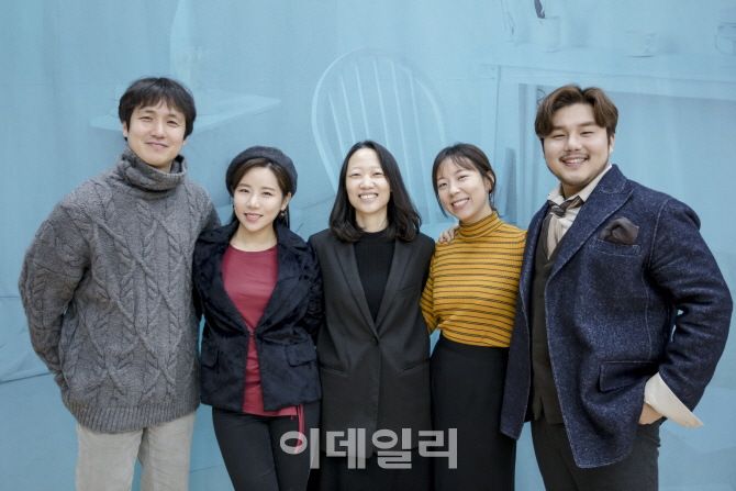 "생동감 넘치는 네루다 詩, 창극과 어울리지 않나요?"