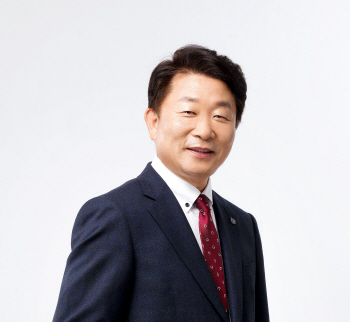 문경안 볼빅 회장 "컬러볼로 혁신성장…글로벌 브랜드 도약"