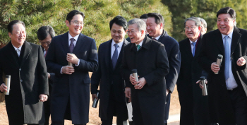 文대통령, 이재용 "공장 와달라" 요청에 "언제든지 가겠다"