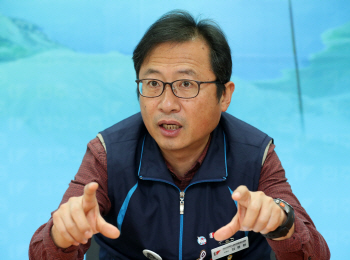 김명환 위원장 "민주노총은 대기업 노조 이익 대변…편견 깨겠다"
