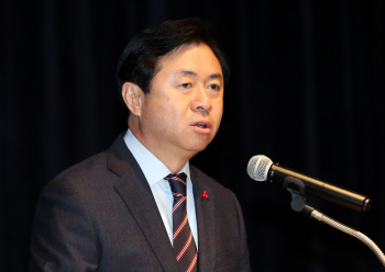 김영춘 "매일 1명 이상 해상사고로 사망…구명조끼 불시단속"