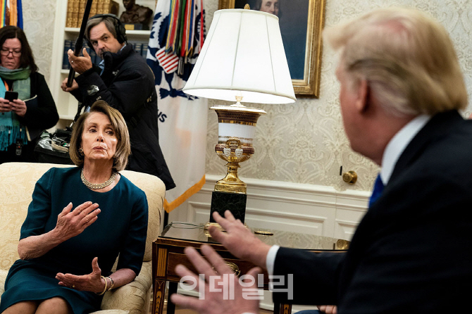 셧다운 26일째…트럼프 "美민주당, 국경범죄 조장" 독설