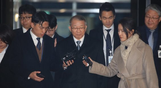 '사법농단' 정점 양승태 구속영장 청구…헌정 사상 초유(종합)