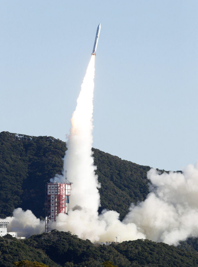 日소형로켓 '입슬론' 4호기 발사 성공…AI 기술 활용