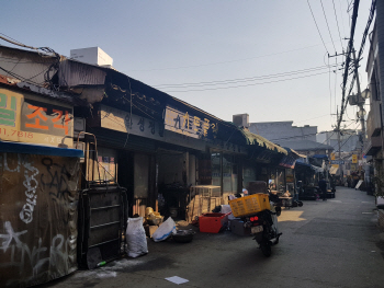 "개발계획이 장난이냐" 결정 뒤엎은 박원순에 뿔난 '세운상가' 토지주