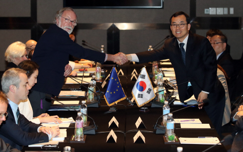 EU, 한국에 ILO 핵심협약 비준 촉구…정부간 협의 착수(종합)