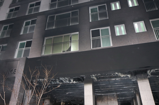 전주 아파트서 불, 수백명 대피 소동 벌여…인명피해 無