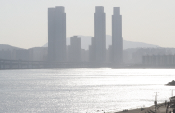 오늘(수) 추위 풀리고 다시 미세먼지…밤부터 제주·남해안 비