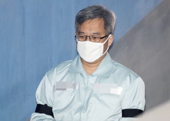 '댓글조작' 드루킹 징역3년6월…法 "김경수, 여론 주도 도움 얻어"(종합)