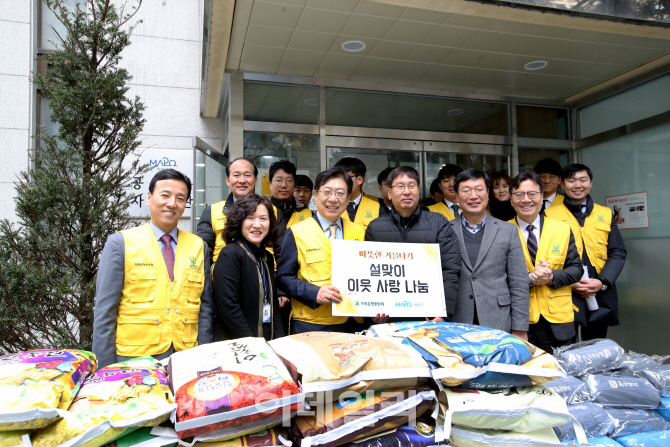 박재식 저축은행중앙회장, 취임 축하 쌀 지역사회에 기부