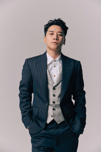 YG "승리, 버닝썬 떠난 후 사고 발생...사임은 군복무때문"(입장전문)