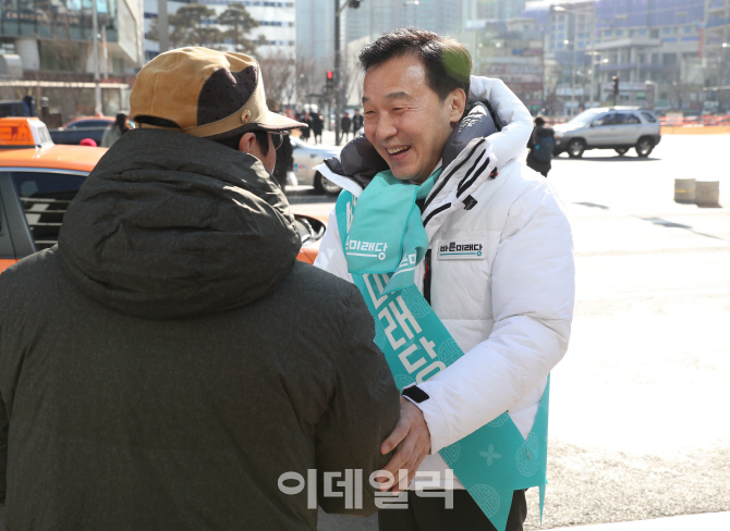 [포토]손학규 대표, 연동형비례대표제 홍보 캠페인 나서