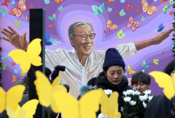 "고통 없는 세상서 나비돼 날으소서"…故 김복동 할머니 영결식 엄수(종합)