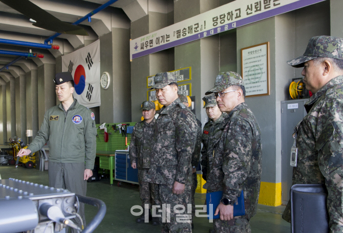 [포토]해군참모총장 1함대 현장지도