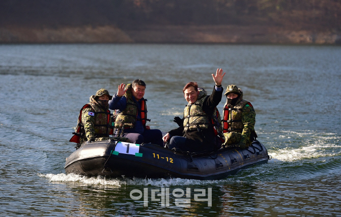 [포토]육군11공수특전여단, 설날에 국민을 위해