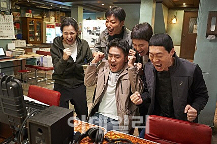 영화 '극한직업' 개봉 14일째 관객 900만 돌파