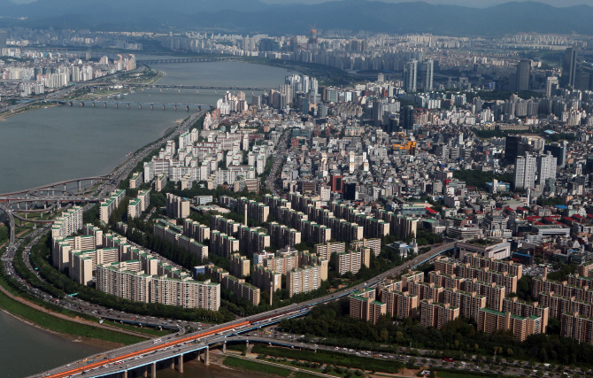 서울시 '35층 룰' 재정비 착수… 강남 재건축 '기대반 우려반'