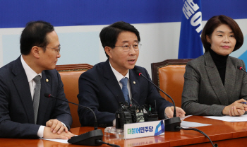 與, 연휴 끝나고도 '사법부 때리기' 지속..일각선 "지나치다"